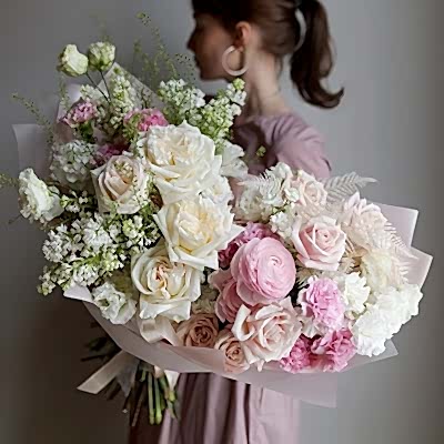 Flower arrangements to Istanbul