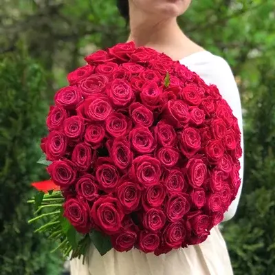 101 Raspberry Roses to Istanbul