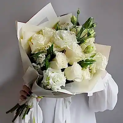 Flower arrangement to Istanbul