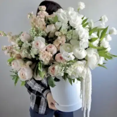 Luxury flowers in box for Istanbul
