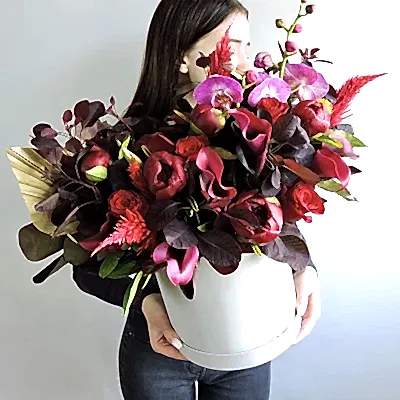 Send flowers in a box to Istanbul