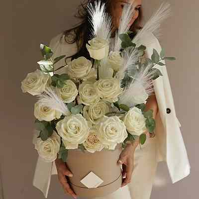Send flowers in box for Istanbul