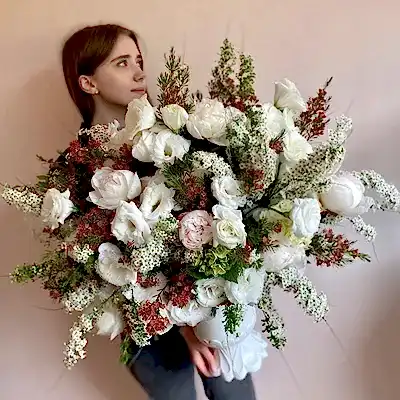 Flowers in vase delivery in istanbul