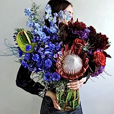 flowers in vases to istanbul