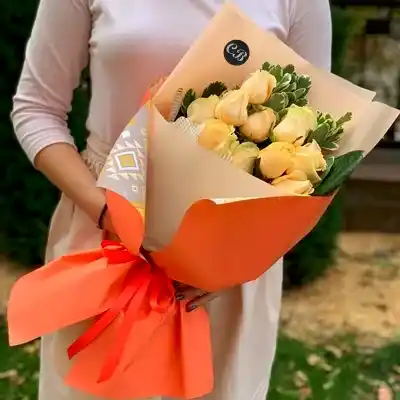 Luxury rose arrangements to Istanbul