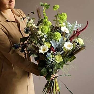 Send flowers to Lara